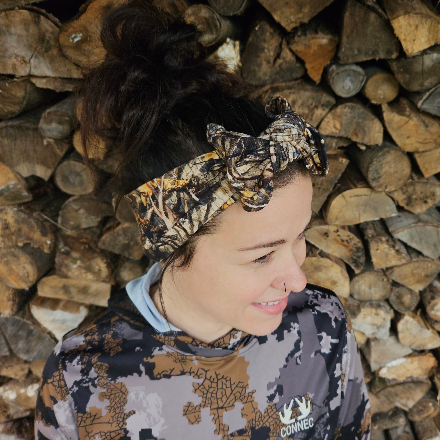 Bandeau transformable CAMO, Bandeau à noeud amovible de couleur camouflage, motifs de feuillage et cornes de chevreuil