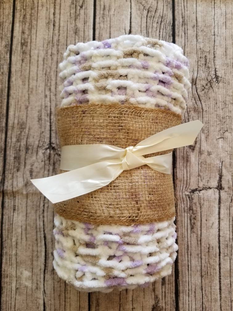 Doudouce", doudou, jeté pour bébé, couverture, baby blanket, tricot bébé, blanc, mauve, sable, polyester 100%, baby shower, birth gift