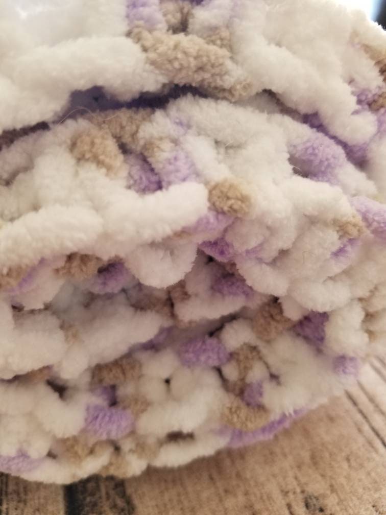 Doudouce", doudou, jeté pour bébé, couverture, baby blanket, tricot bébé, blanc, mauve, sable, polyester 100%, baby shower, birth gift