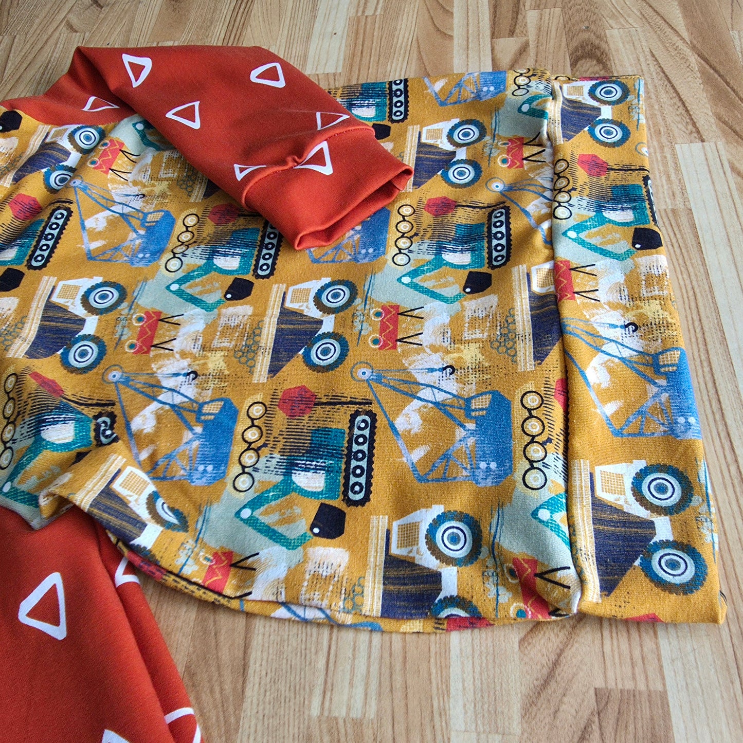 Hoodie construction, chandail à manches longues et à capuchon, motif de machineries lourdes