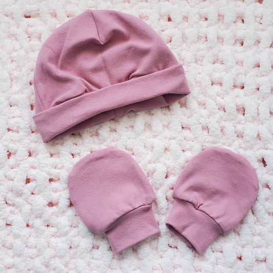 Bonnet et mitaines pour bébé, modèle rose vintage, extensible, plusieurs options et grandeurs, coton et lycra, fait à la main au Québec